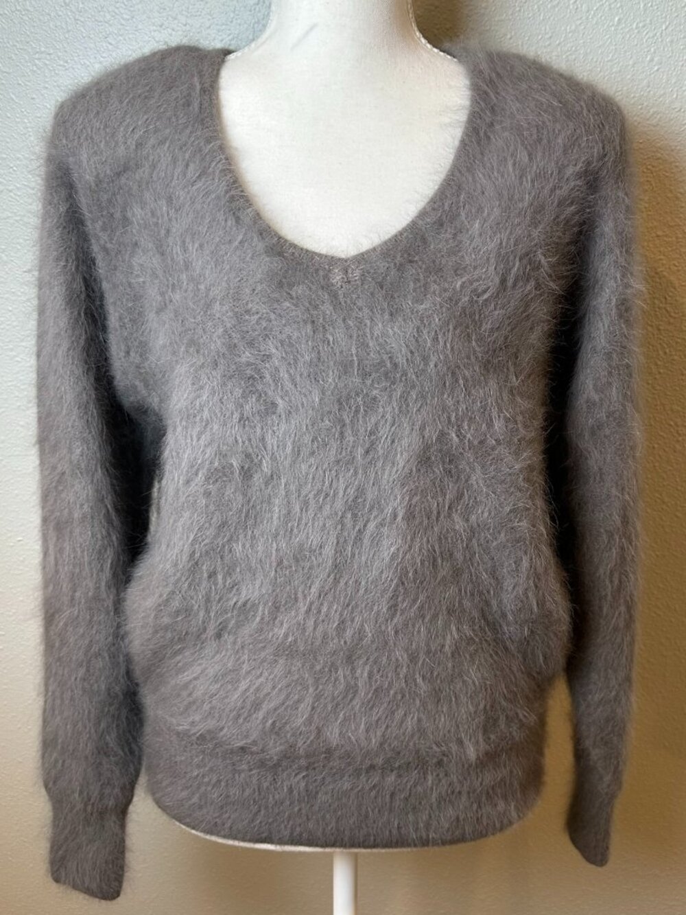 VTG Venesha Gray Angora Fuzzy Knit V-Neck Pullover Sweater Womens S NWOT 80s 90s